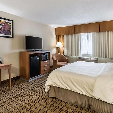 Clarion Inn Harpers Ferry-Charles Town Bagian luar foto